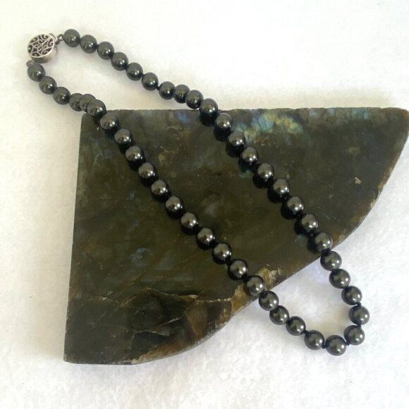 Sterling Silver 925 Knotted Single Strand 8MM Round Green Pearl Necklace 17" - Picture 2 of 16